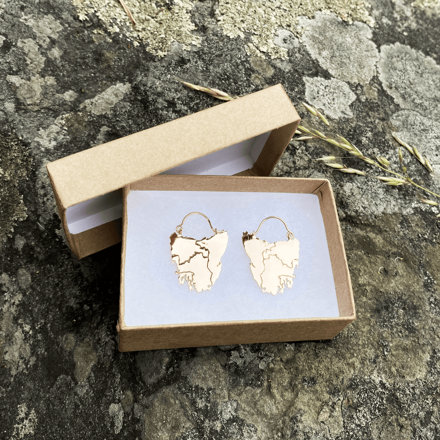 Tassie Map Earring - Boat Hook